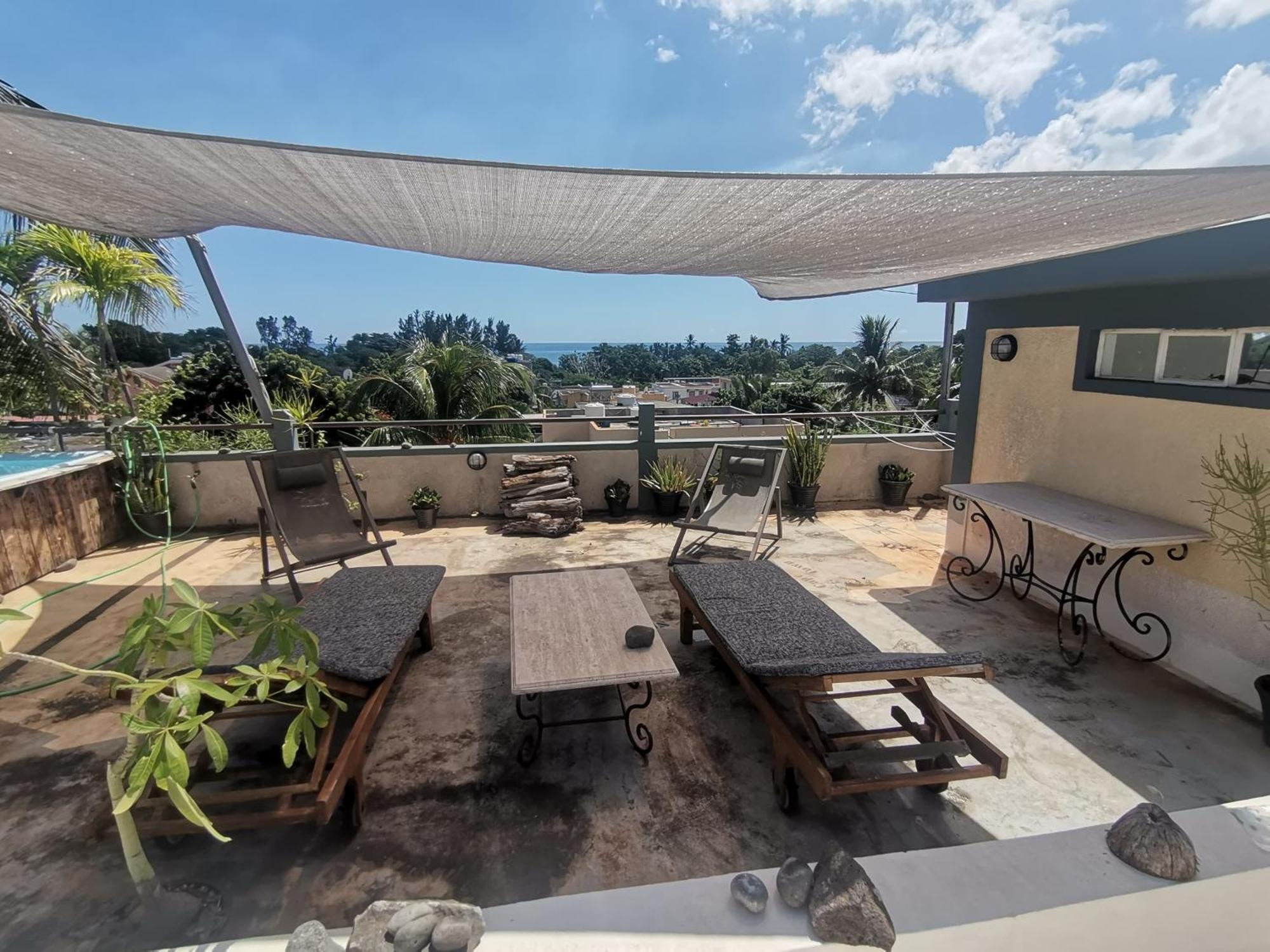 Modern Apartment/3Bedrooms/2Bathrooms/Rooftop/Jacuzzi Pointe aux Sable Esterno foto