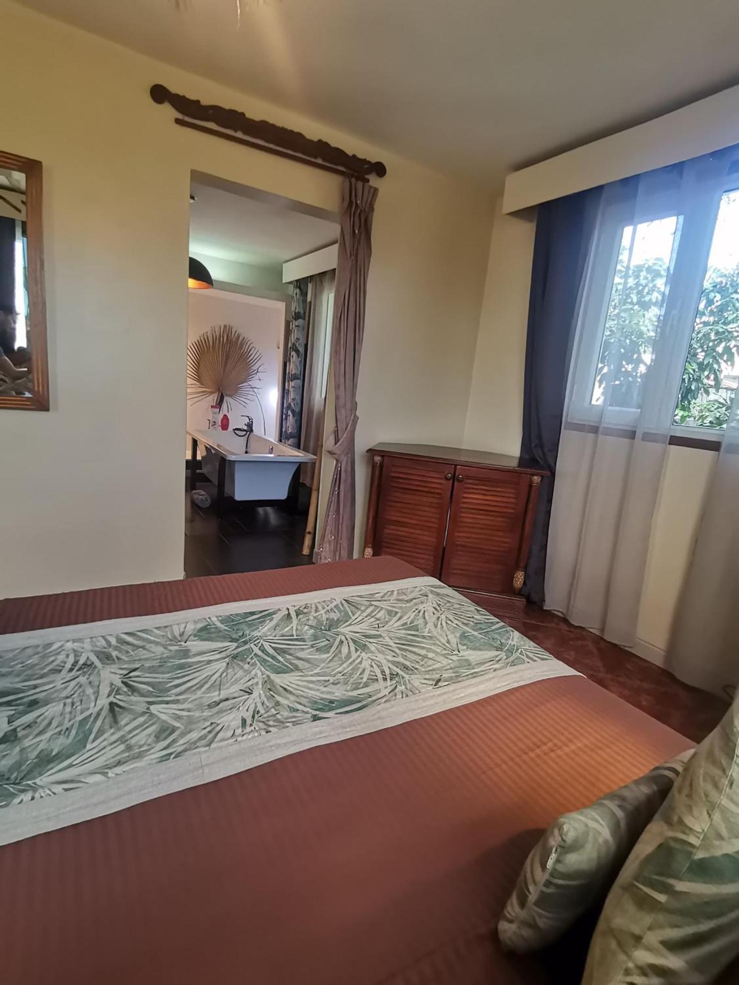 Modern Apartment/3Bedrooms/2Bathrooms/Rooftop/Jacuzzi Pointe aux Sable Esterno foto