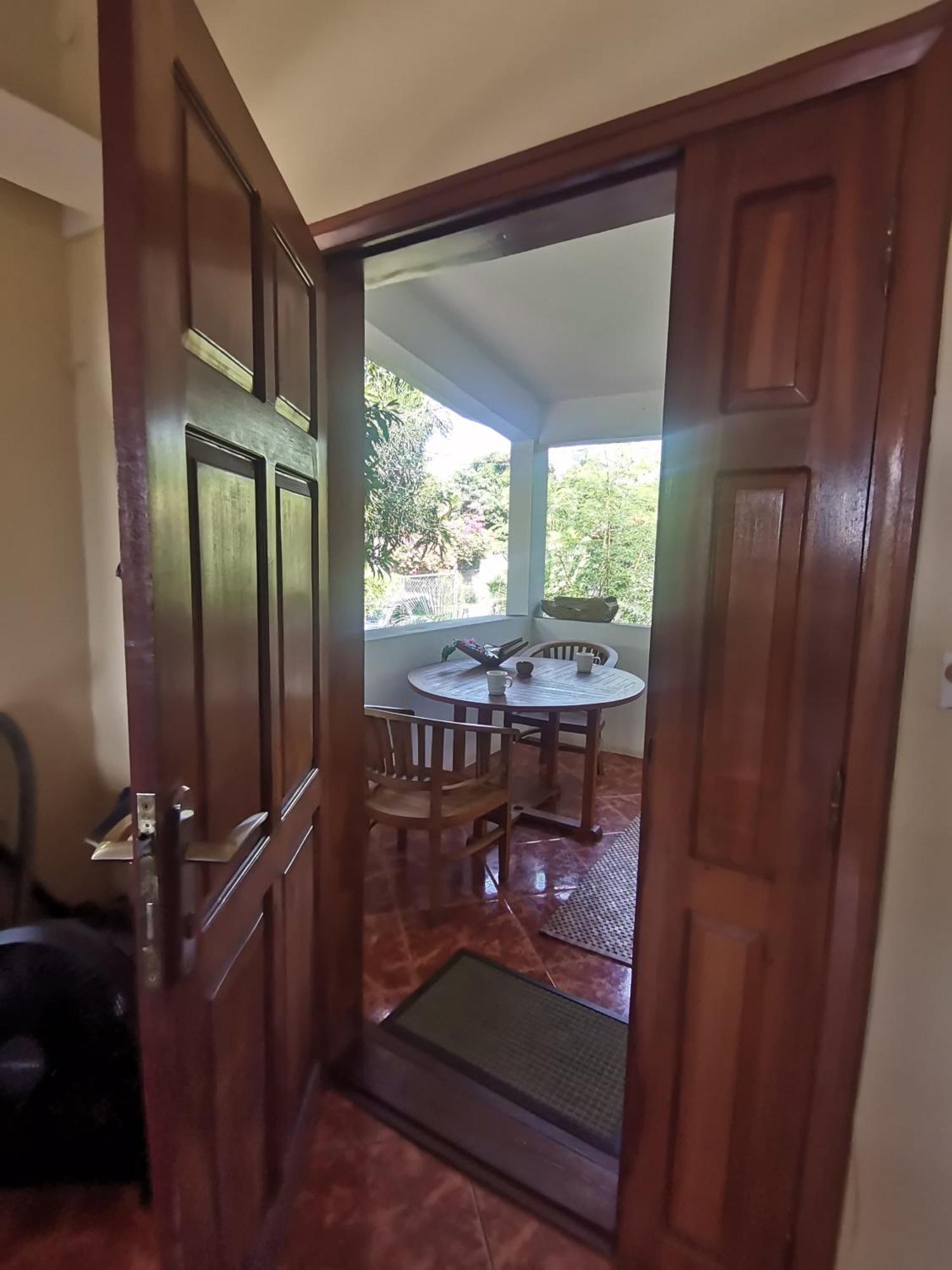Modern Apartment/3Bedrooms/2Bathrooms/Rooftop/Jacuzzi Pointe aux Sable Esterno foto